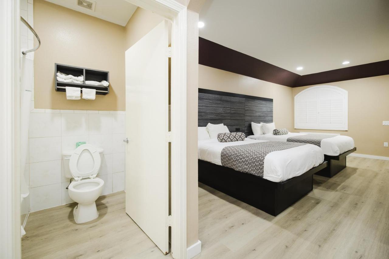 צ'אנלוויו Sapphire Inn & Suites מראה חיצוני תמונה