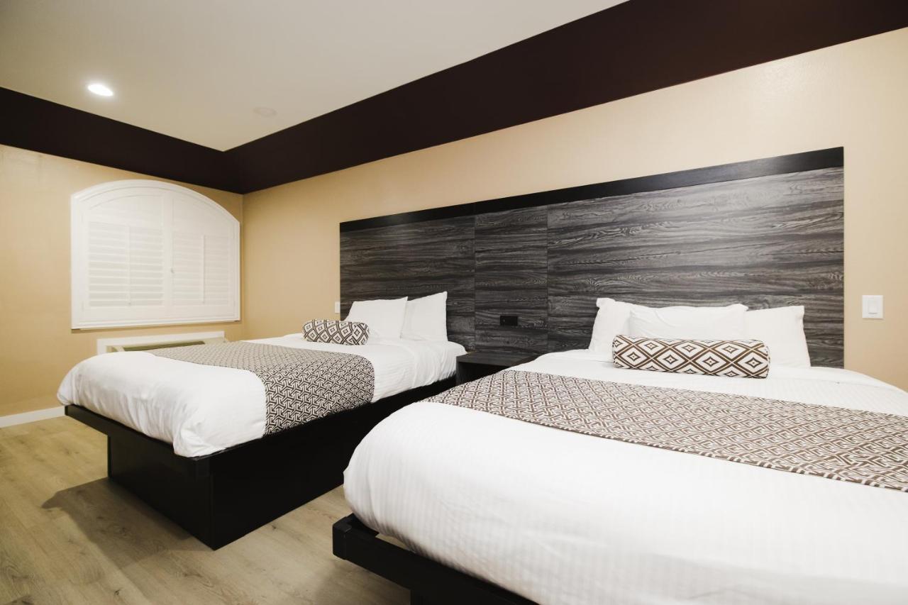 צ'אנלוויו Sapphire Inn & Suites מראה חיצוני תמונה